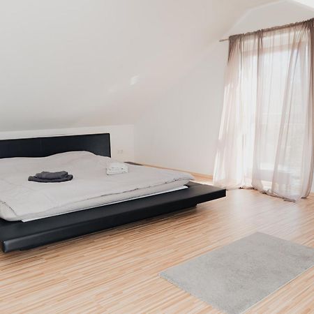 Modernes Penthouse Mit Panorama Im Herzen Von Villingen Luaran gambar